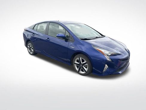 Used 2016 Toyota Prius Three Touring image 3