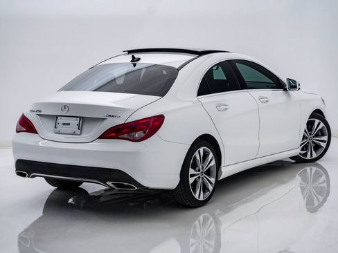 Used 2019 Mercedes-Benz CLA 250 4MATIC image 11