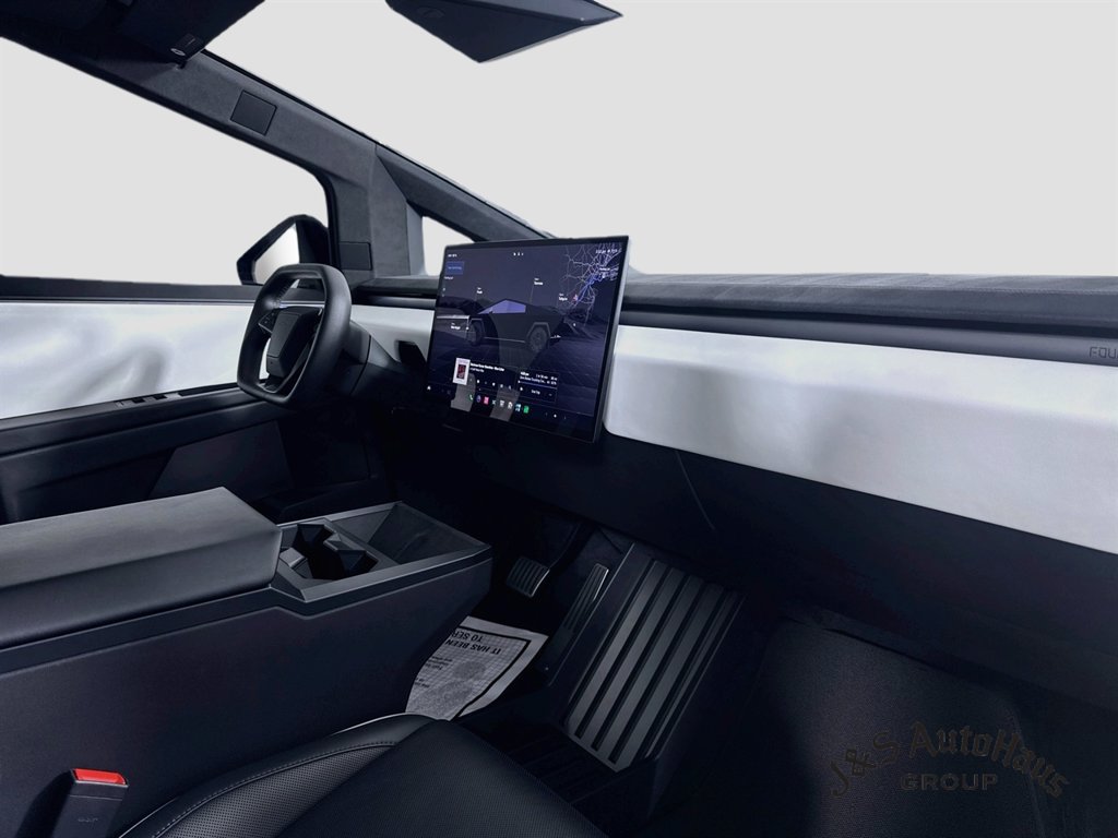 Used 2024 Tesla Cybertruck Cyberbeast AWD/4WD image 37