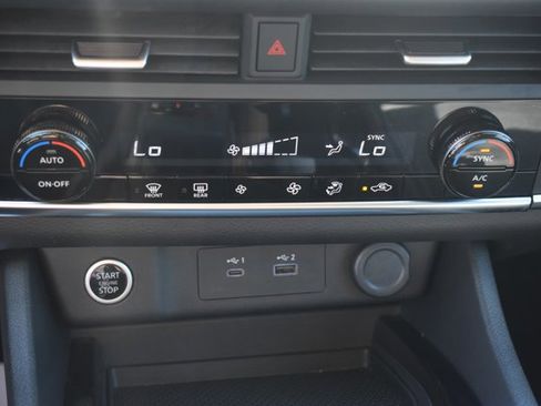 Used 2023 Nissan Rogue SV AWD/4WD image 26