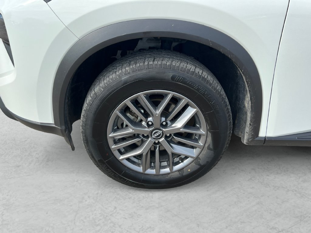 Used 2024 Nissan Rogue S FWD image 23