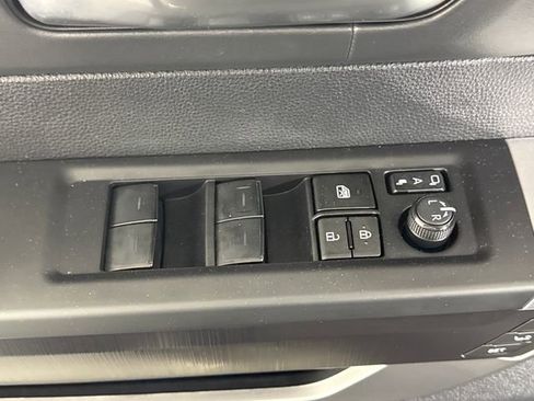Used 2023 Toyota Tundra Platinum AWD/4WD image 30