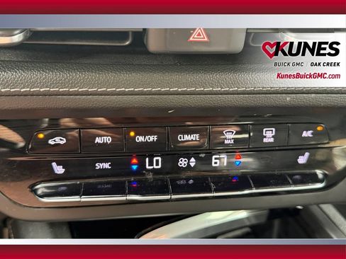 Used 2023 Buick Envision Essence w/ Sport Touring Package AWD/4WD image 27