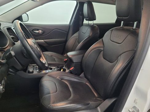 Used 2019 Jeep Cherokee Limited image 17