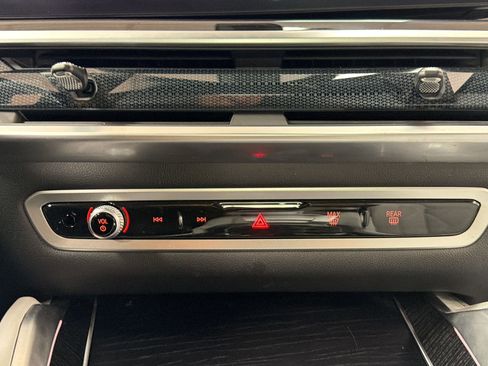 Used 2024 BMW X6 xDrive40i w/ Executive Package image 26