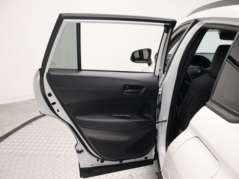 Certified 2024 Toyota Corolla Cross LE FWD image 21
