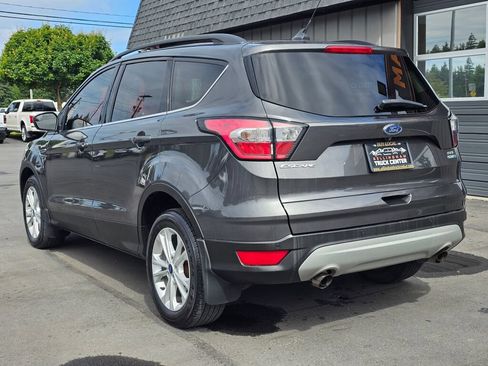 Used 2018 Ford Escape SEL w/ Canadian Touring Package AWD/4WD image 3
