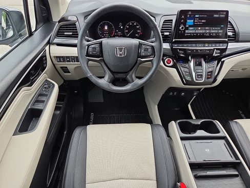 Used 2026 Honda Odyssey Elite image 13