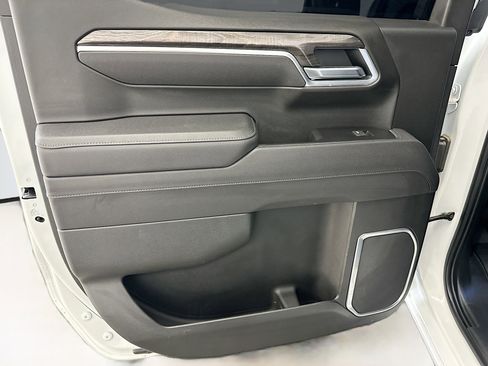 Used 2025 Chevrolet Silverado 1500 LTZ image 27