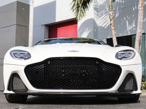 Used 2019 Aston Martin DBS Superleggera image 13