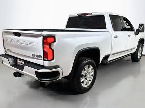 Used 2025 Chevrolet Silverado 2500 High Country w/ Technology Package AWD/4WD image 4
