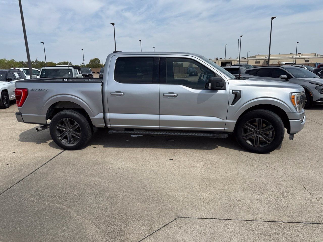 Used 2022 Ford F150 XLT w/ Equipment Group 302A High RWD image 17