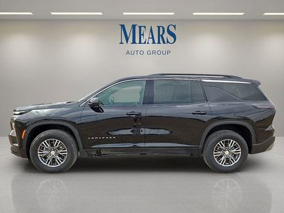 Used 2025 Chevrolet Traverse LT