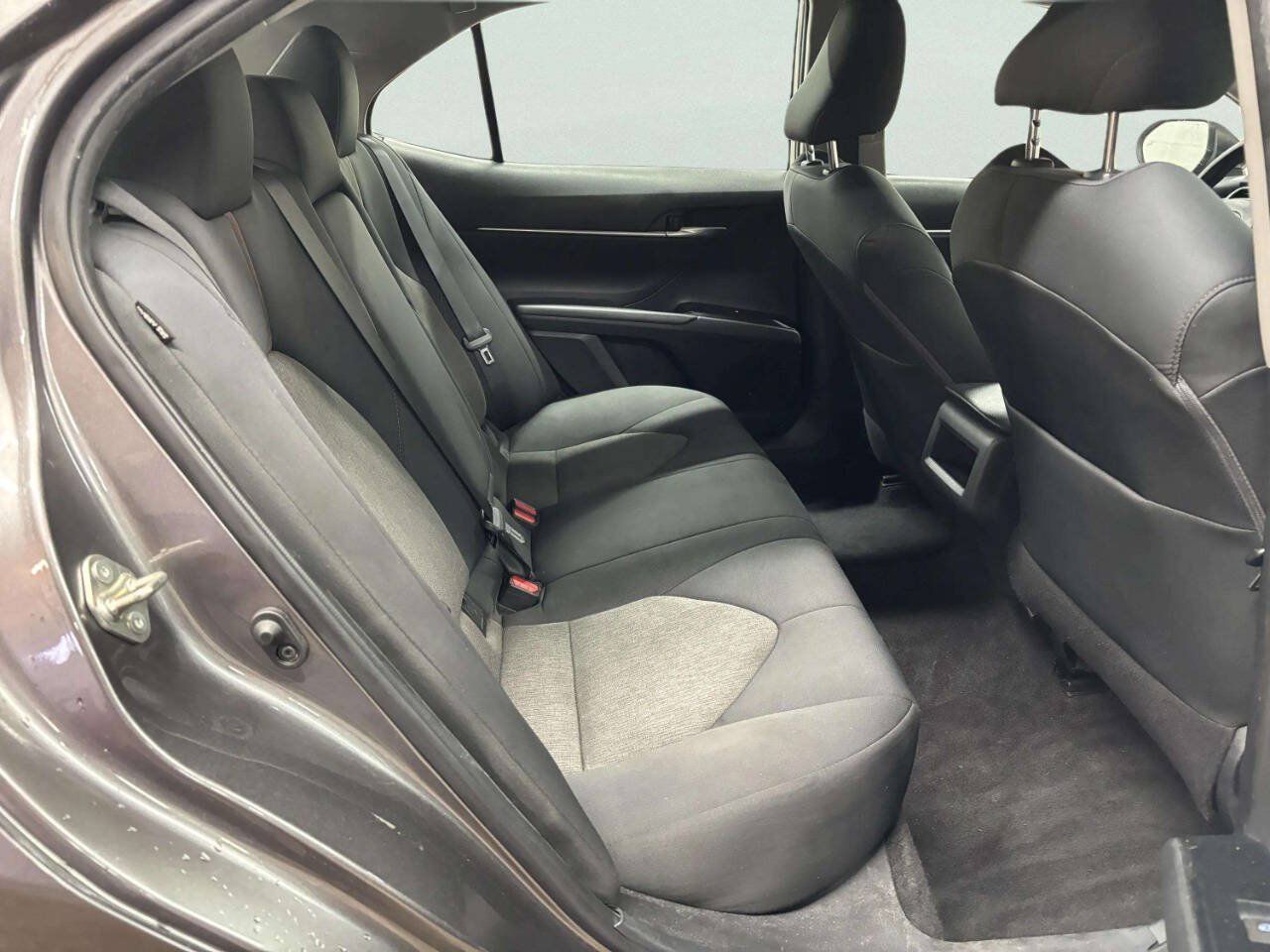 Used 2019 Toyota Camry LE w/ Convenience Package FWD image 19