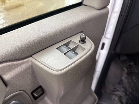 Used 2025 GMC Savana 3500 LT w/ LT Preferred Equipment Group image 29