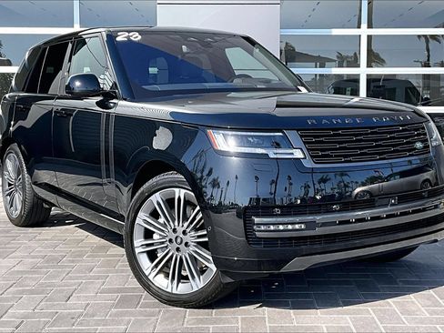 Used 2023 Land Rover Range Rover SE AWD/4WD image 3