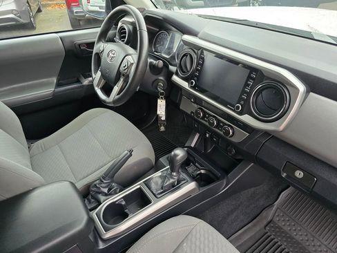 Used 2022 Toyota Tacoma SR5 image 10