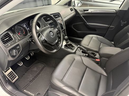 Used 2018 Volkswagen Golf Alltrack SE image 12