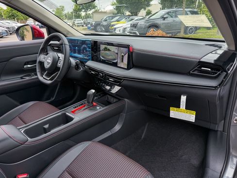 New 2025 Nissan Kicks SR w/ SR Premium Package image 10