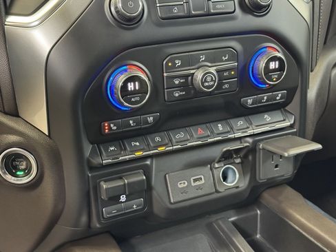 Used 2021 Chevrolet Silverado 1500 LTZ w/ LTZ Premium Package image 38