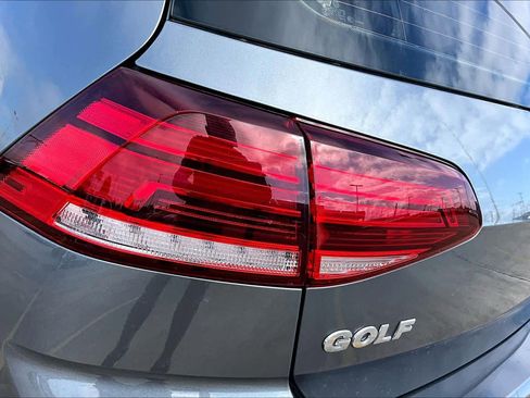Used 2019 Volkswagen Golf S image 28