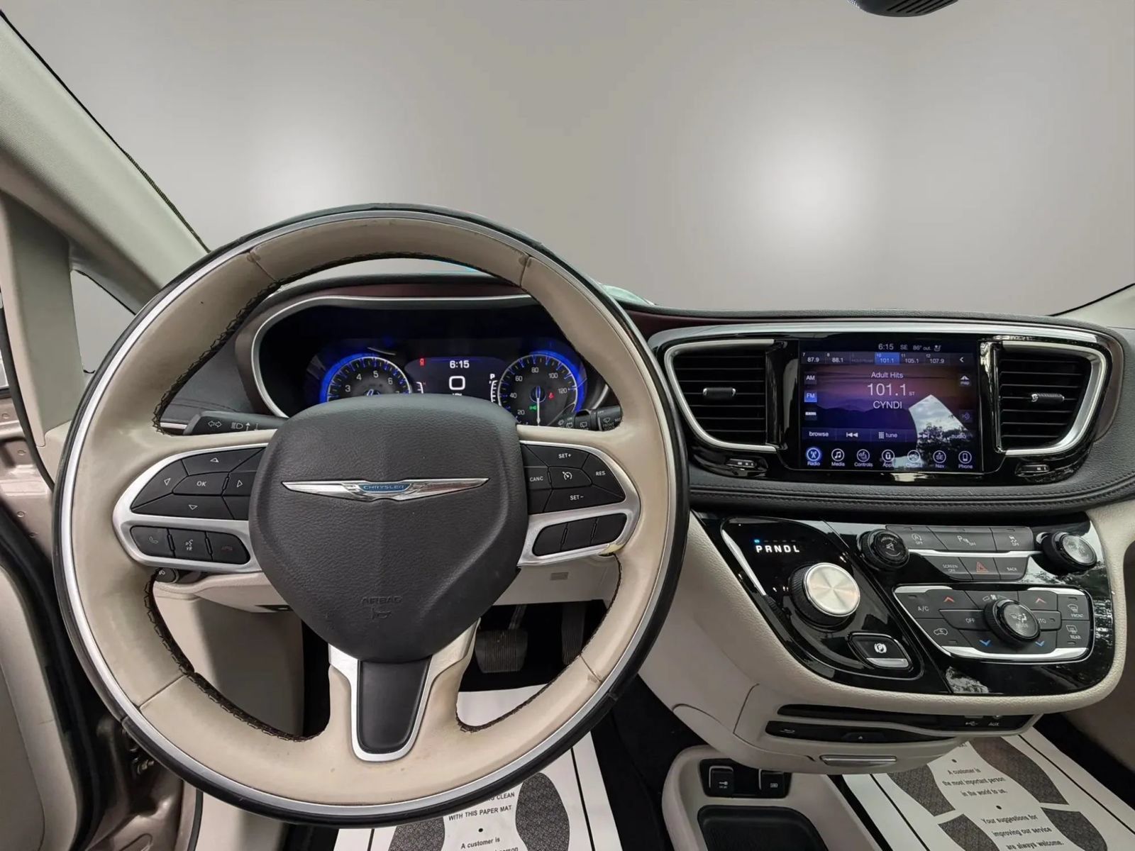 Used 2017 Chrysler Pacifica Limited FWD image 13