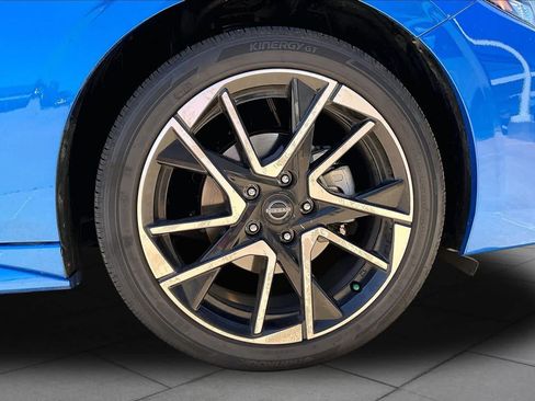 Certified 2025 Nissan Sentra SR FWD image 10