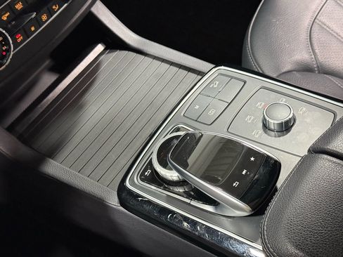 Used 2018 Mercedes-Benz GLE 350 GLE 350 4MATIC Sport Utility 4 w/ Premium 1 Package image 38