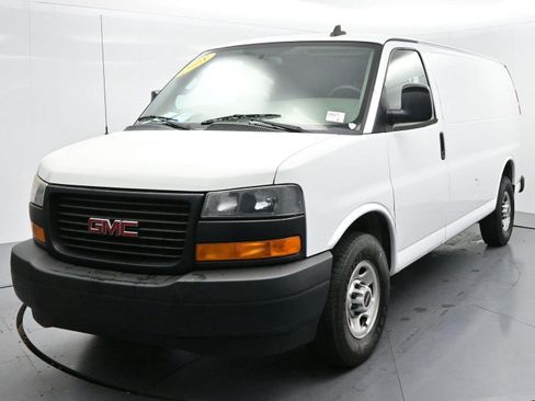 Used 2018 GMC Savana 2500 w/ Enhanced Convenience Package RWD image 3