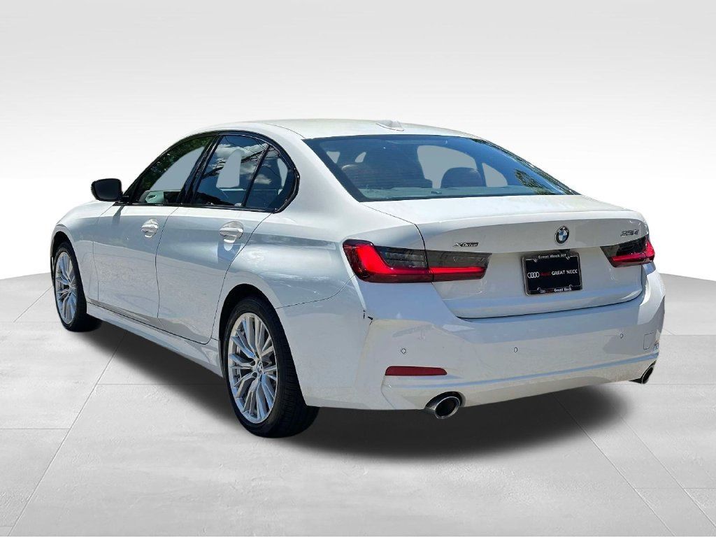 Used 2023 BMW 330i xDrive Sedan w/ Premium Package AWD/4WD image 8