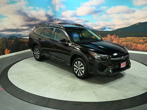 Used 2025 Subaru Outback Premium image 1