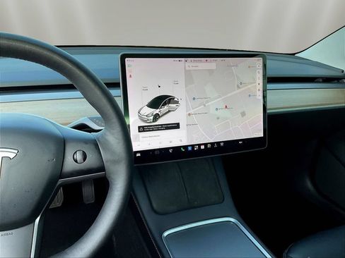 Used 2021 Tesla Model 3 Standard Range Plus RWD image 9