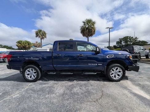 Used 2022 Nissan Titan SV w/ SV Convenience Package AWD/4WD image 2