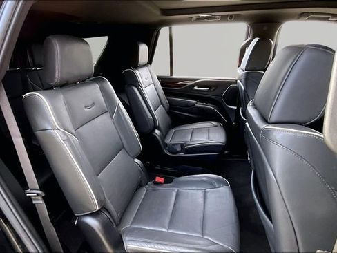 Used 2023 Cadillac Escalade Premium Luxury w/ Performance Package AWD/4WD image 17