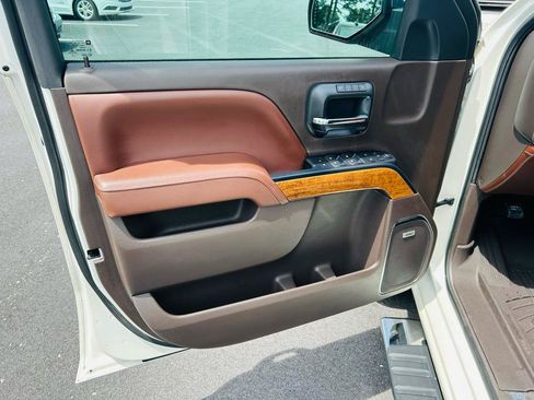 Used 2015 Chevrolet Silverado 1500 High Country w/ High Country Premium Package RWD image 16