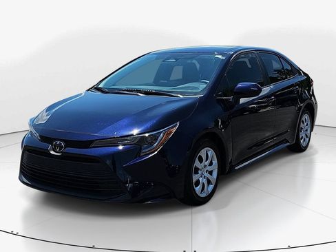 Used 2024 Toyota Corolla LE FWD image 11