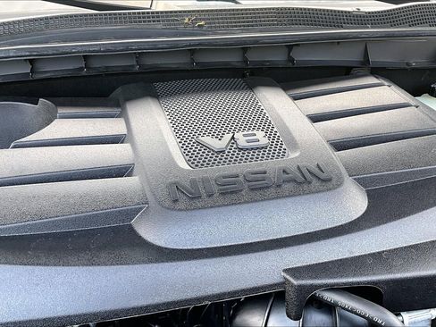 Used 2021 Nissan Titan PRO-4X w/ Pro-4x Convenience Package AWD/4WD image 32