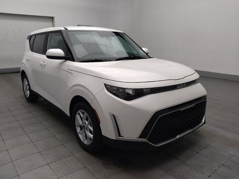 Used 2025 Kia Soul LX image 13