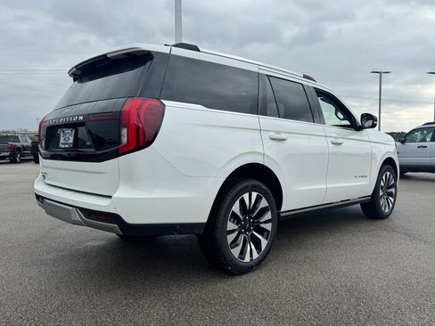 New 2026 Ford Expedition Platinum w/ Driver's Package image 8