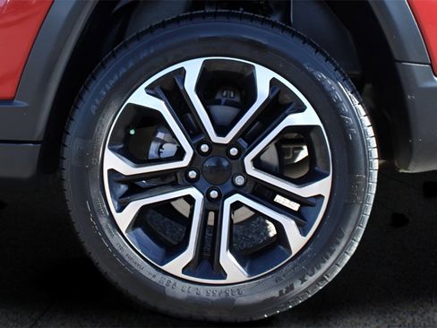 Used 2023 Jeep Compass Limited image 11