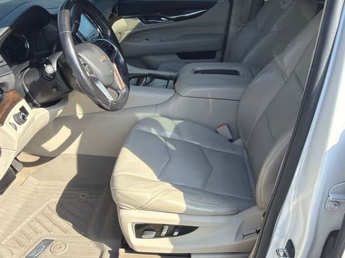 Used 2018 Cadillac Escalade Luxury image 10