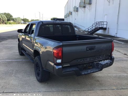 Used 2019 Toyota Tacoma SR w/ SR Convenience Package RWD image 4