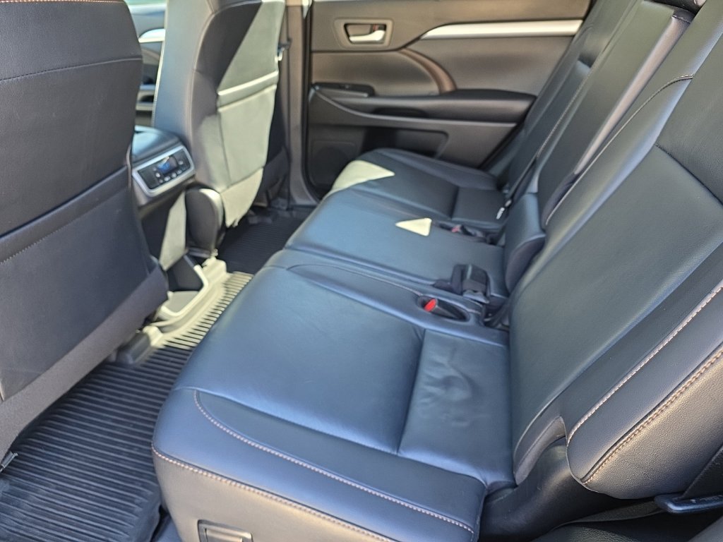 Certified 2019 Toyota Highlander XLE w/ Protection Package #3 AWD/4WD image 13