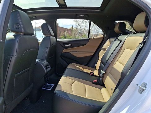 Used 2022 Chevrolet Equinox Premier image 9