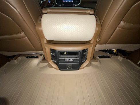 Used 2019 RAM 1500 Laramie image 28