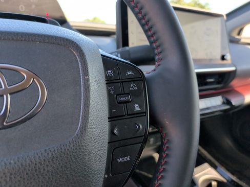 Used 2025 Toyota Prius Plug-In Hybrid FWD image 16