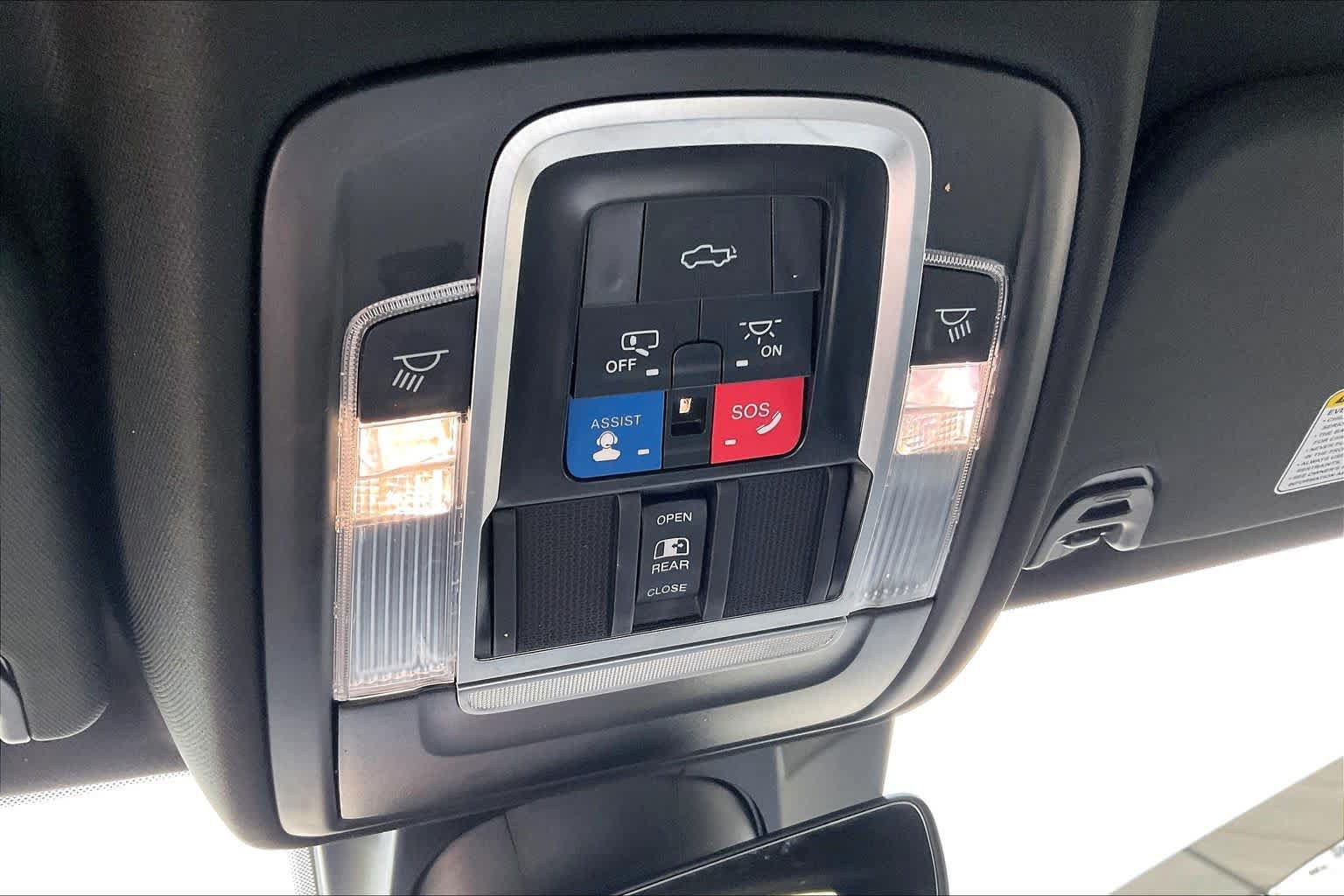 Used 2023 RAM 1500 Laramie AWD/4WD image 32