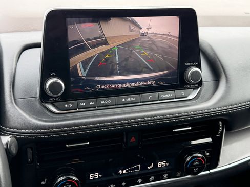 Used 2022 Nissan Rogue SV w/ SV Premium Package image 15