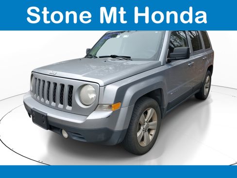 Used 2014 Jeep Patriot Sport w/ Power Value Group image 3