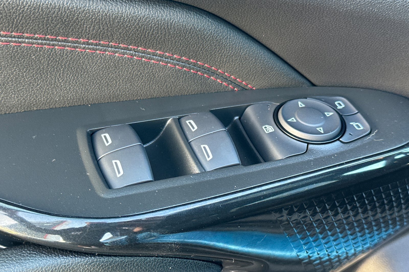 Used 2026 Chevrolet Trax RS w/ Sunroof Package FWD image 12